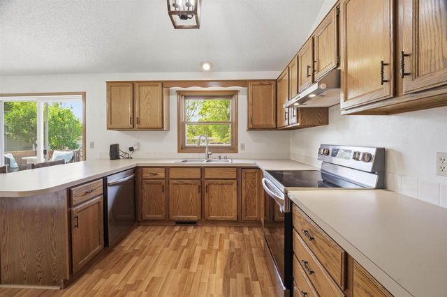1917 E GLENDALE AVENUE, Appleton, WI 54911