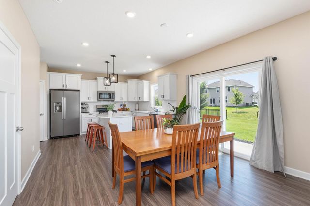 509 Waterford Place, Waconia, MN 55387