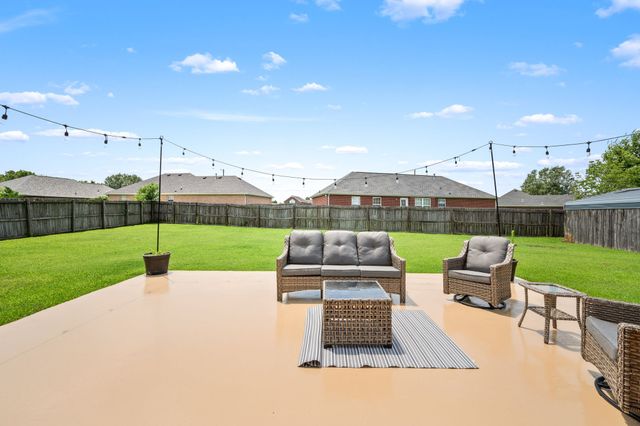 7105 Castile Dr, Smyrna, TN 37167