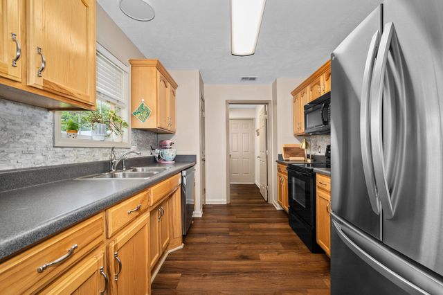 7105 Castile Dr, Smyrna, TN 37167
