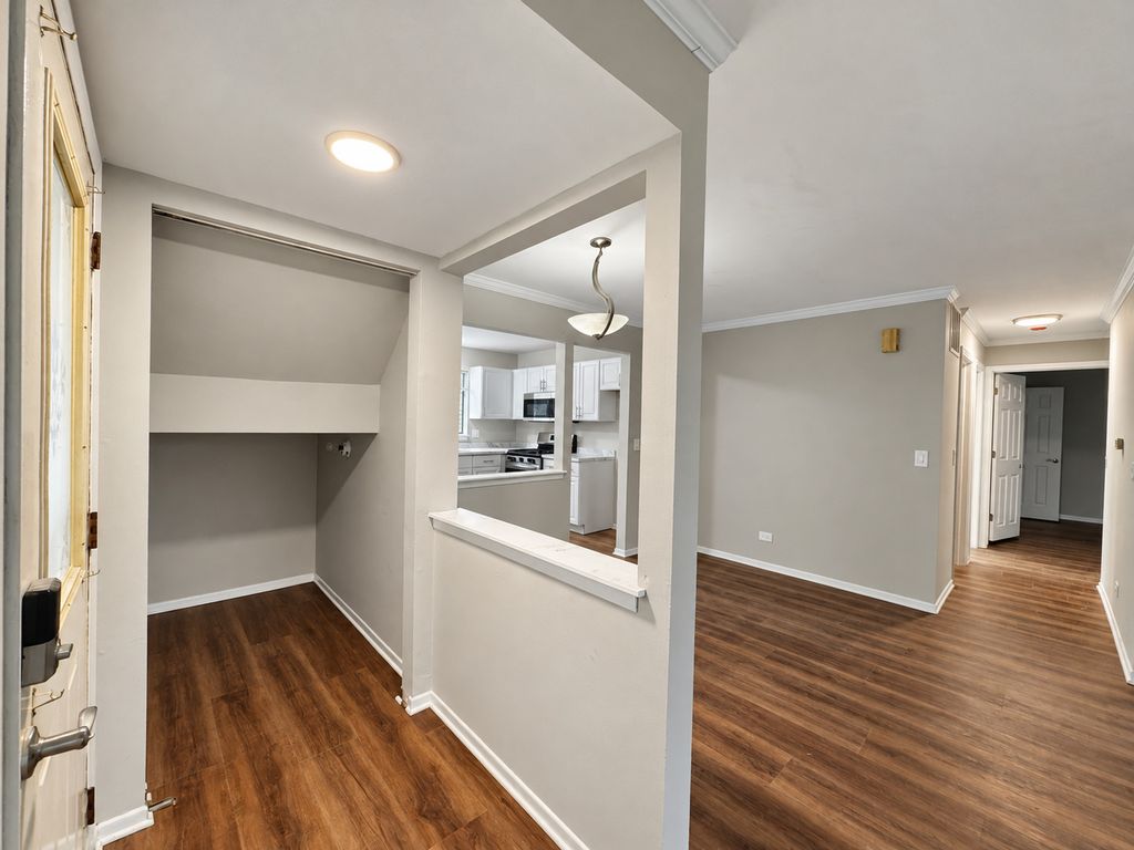 2127 Southwind Circle, Schaumburg, IL 60194 — photo 5