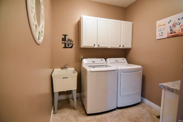 8700 Wynnfield Drive, Evansville, IN 47725