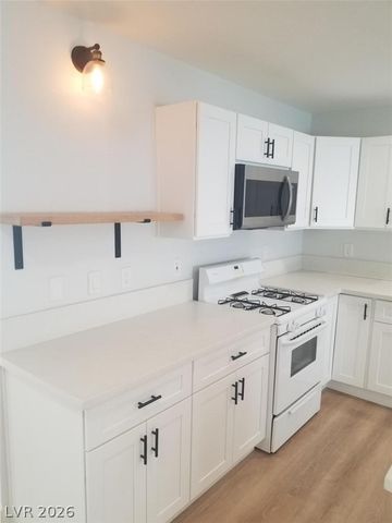 410 Hopedale Avenue, North Las Vegas, NV 89032