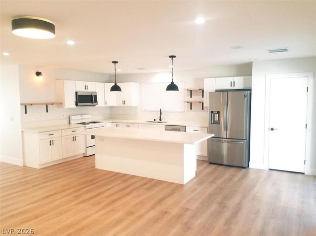 410 Hopedale Avenue, North Las Vegas, NV 89032