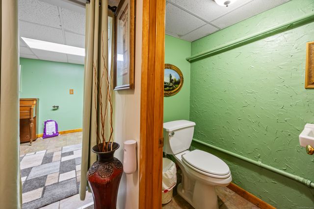 87 Kaynor Drive, Waterbury, CT 06708