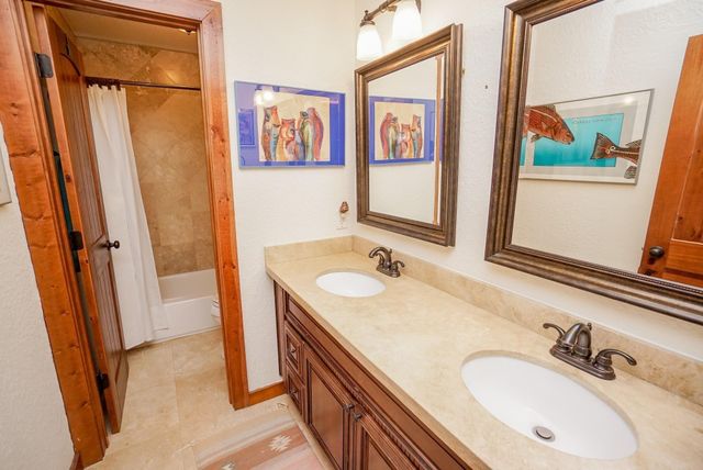 1801 W 24th Street B, Houston, TX 77008