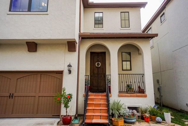 1801 W 24th Street B, Houston, TX 77008