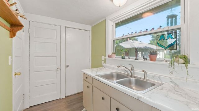 2422 Dodge Avenue, Fort Wayne, IN 46805