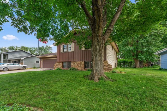 9346 Wellington Lane N, Maple Grove, MN 55369