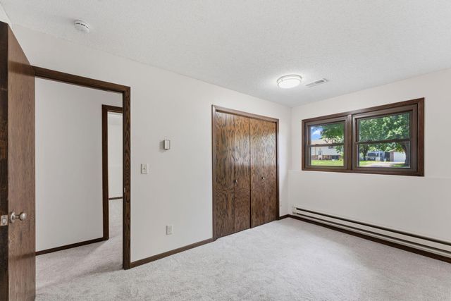 9346 Wellington Lane N, Maple Grove, MN 55369