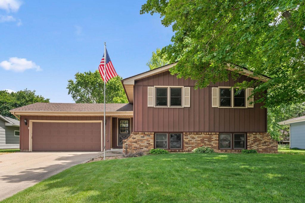 9346 Wellington Lane N, Maple Grove, MN 55369