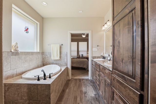 3241 Boat Landing Trail, Granbury, TX 76049