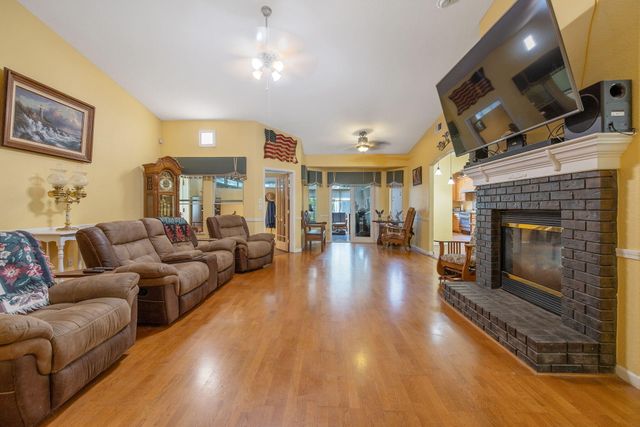 5045 W Modoc Avenue, Visalia, CA 93291