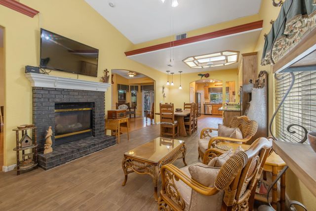 5045 W Modoc Avenue, Visalia, CA 93291