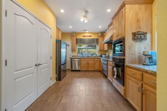 5045 W Modoc Avenue, Visalia, CA 93291