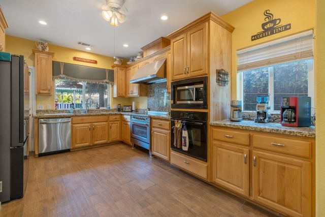 5045 W Modoc Avenue, Visalia, CA 93291