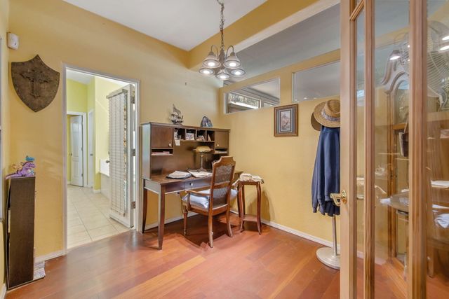 5045 W Modoc Avenue, Visalia, CA 93291