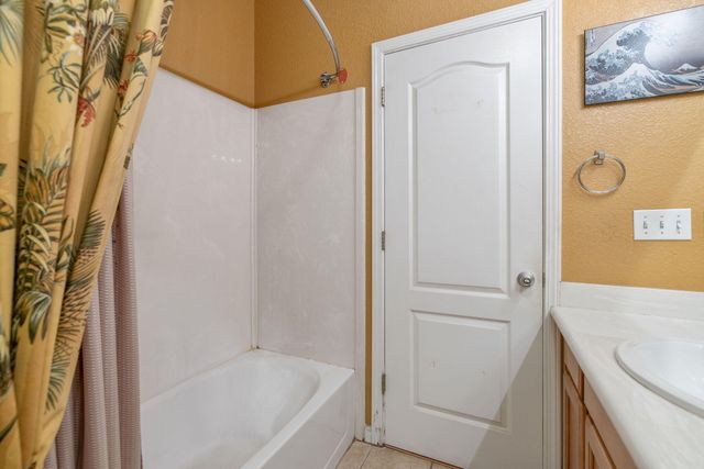 5045 W Modoc Avenue, Visalia, CA 93291