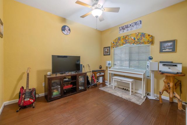 5045 W Modoc Avenue, Visalia, CA 93291