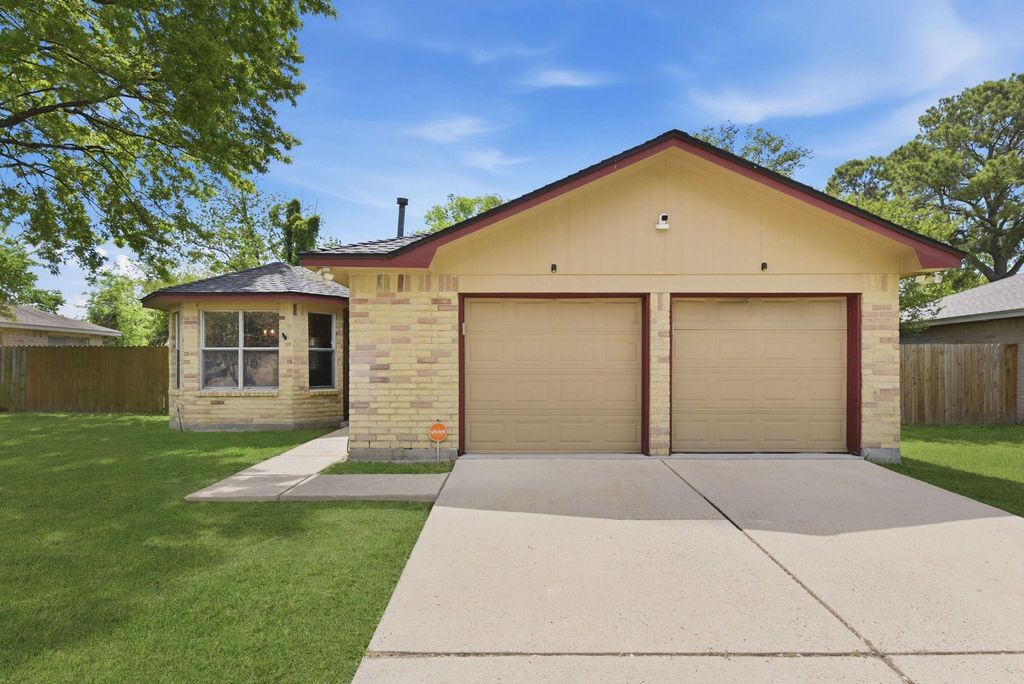 16031 Northmark Drive, Houston, TX 77073