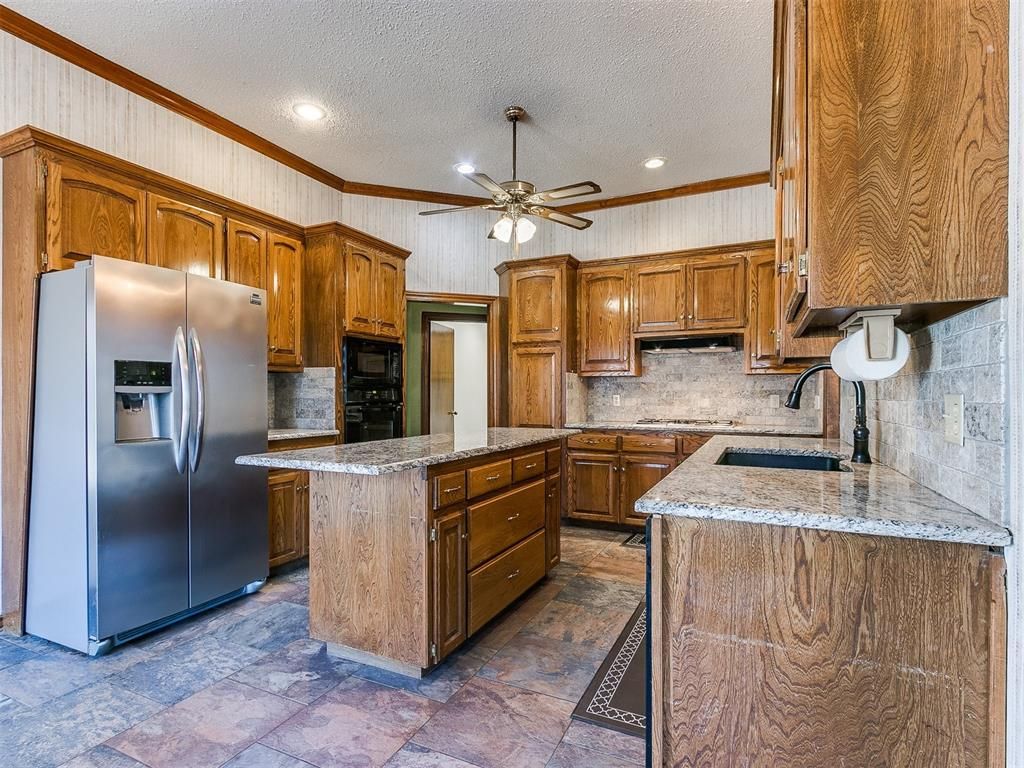 Image 19 of property listing at 11905 Chelsea Chase, Oklahoma City, OK 73170