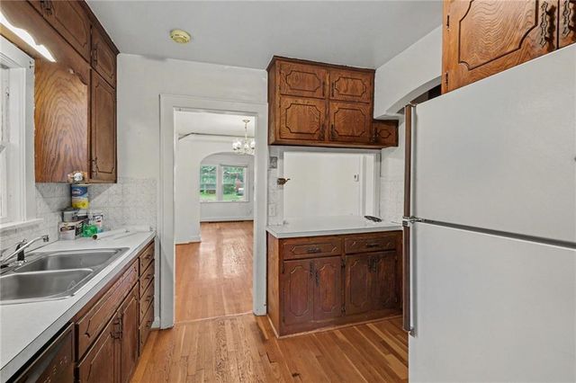 8115 Shawnee Drive, Overland Park, KS 66212