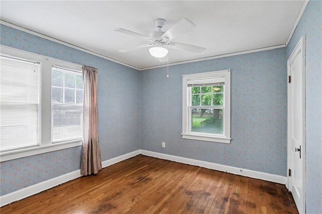 8115 Shawnee Drive, Overland Park, KS 66212