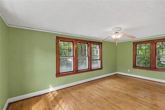 8115 Shawnee Drive, Overland Park, KS 66212