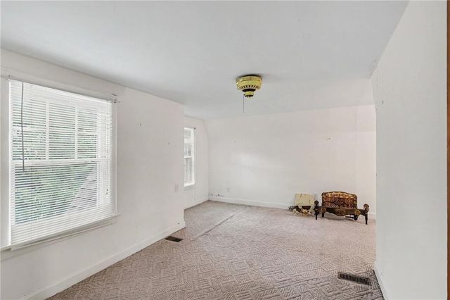 8115 Shawnee Drive, Overland Park, KS 66212
