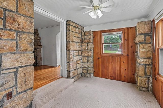 8115 Shawnee Drive, Overland Park, KS 66212