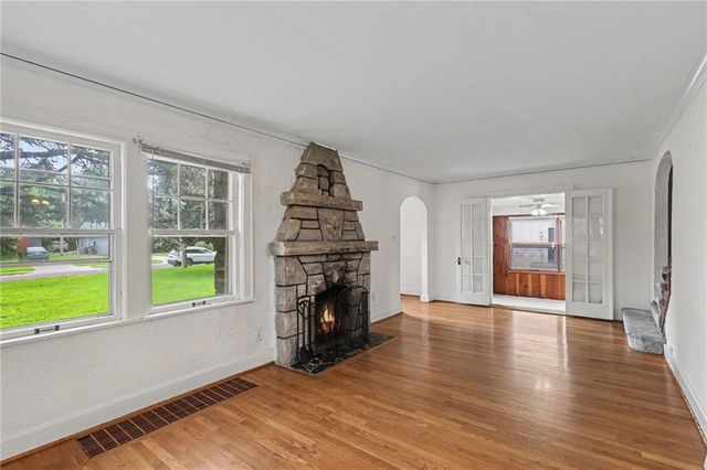 8115 Shawnee Drive, Overland Park, KS 66212