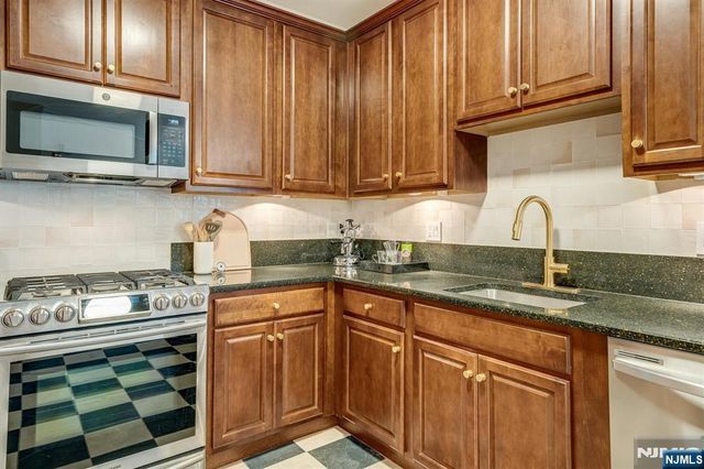 7312 Coventry Court, Riverdale Borough, NJ 07457