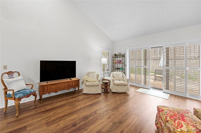 1700 Dauphine, Tuscaloosa, AL 35406