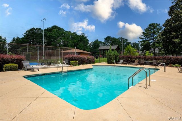 1700 Dauphine, Tuscaloosa, AL 35406