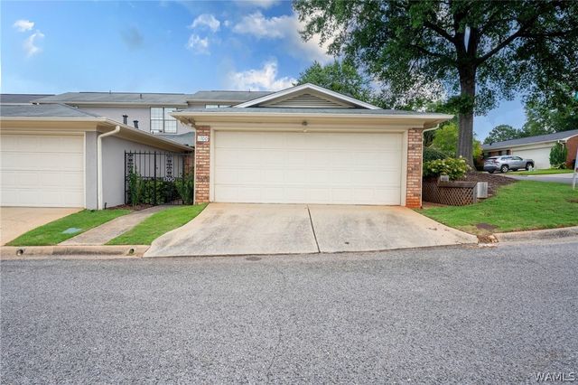 1700 Dauphine, Tuscaloosa, AL 35406