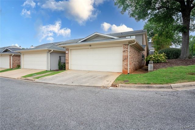 1700 Dauphine, Tuscaloosa, AL 35406