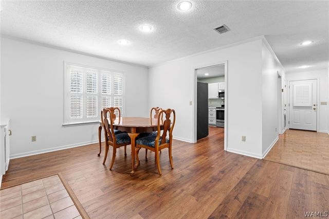 1700 Dauphine, Tuscaloosa, AL 35406