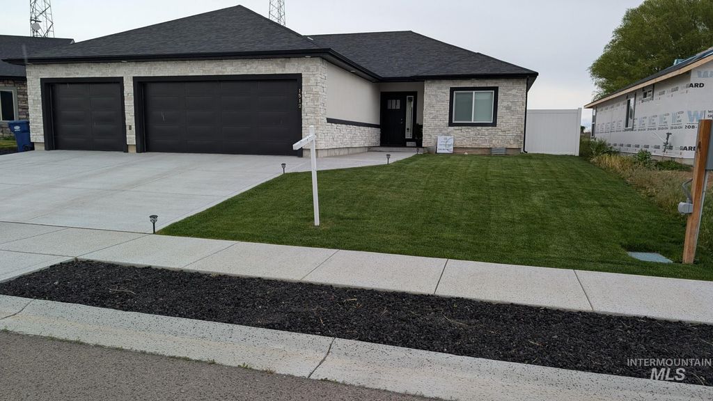1512 Bird Farm Dr, Jerome, ID 83338