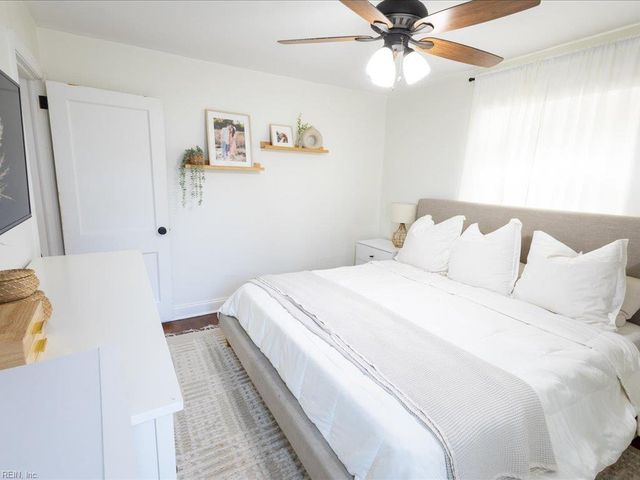 26 W Colin DR, Portsmouth, VA 23701