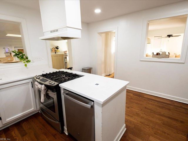 26 W Colin DR, Portsmouth, VA 23701