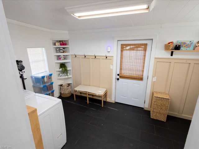 26 W Colin DR, Portsmouth, VA 23701