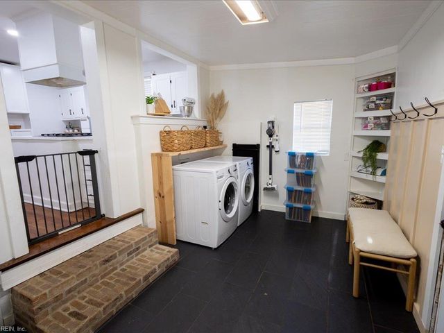 26 W Colin DR, Portsmouth, VA 23701