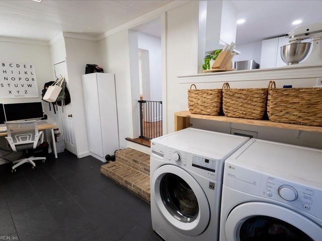 26 W Colin DR, Portsmouth, VA 23701