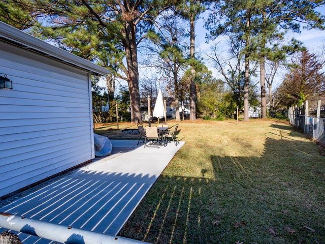 26 W Colin DR, Portsmouth, VA 23701