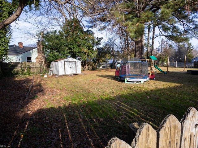 26 W Colin DR, Portsmouth, VA 23701