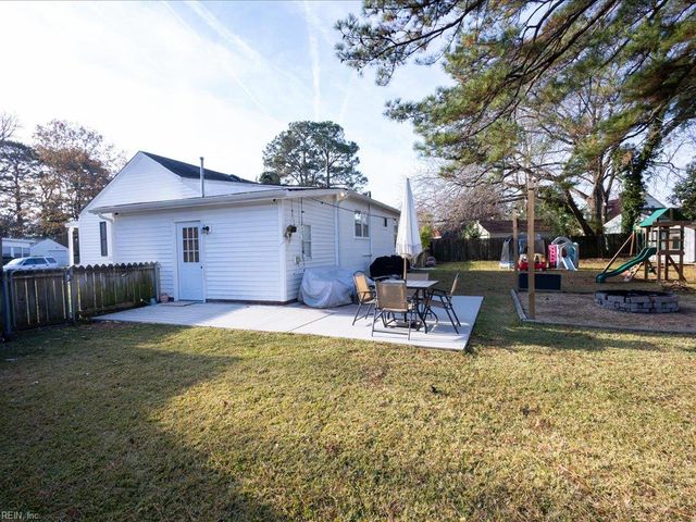 26 W Colin DR, Portsmouth, VA 23701