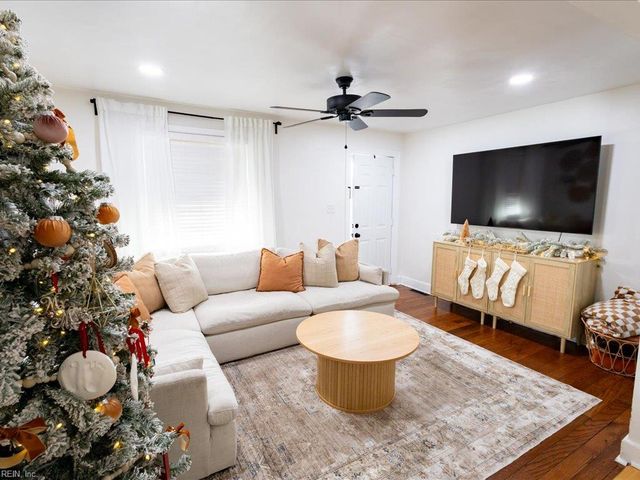 26 W Colin DR, Portsmouth, VA 23701