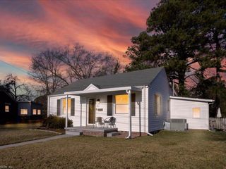 26 W Colin DR, Portsmouth, VA 23701