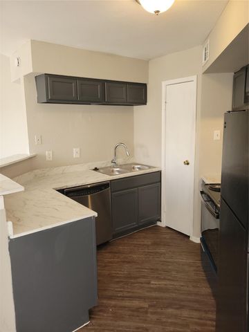 7200 W T C Jester Boulevard 2402, Houston, TX 77088