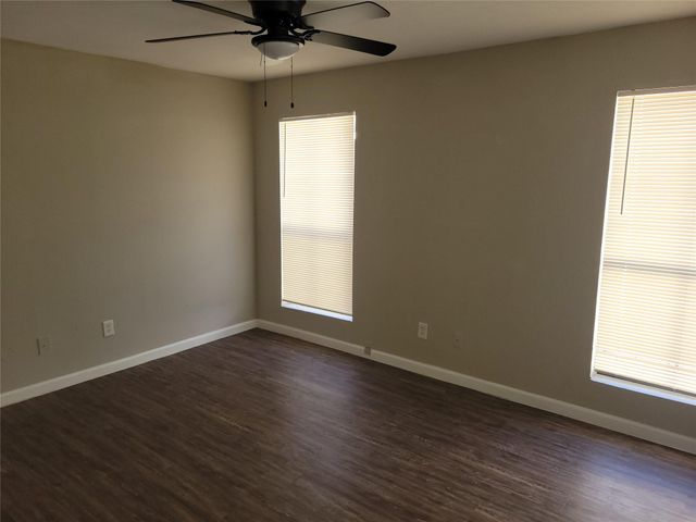 7200 W T C Jester Boulevard 2402, Houston, TX 77088